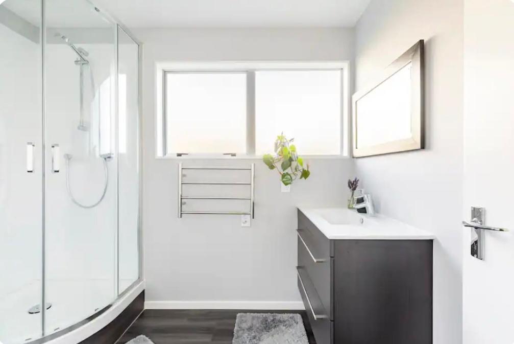 Whitby Pvt Room Pauatahanui Ngoại thất bức ảnh